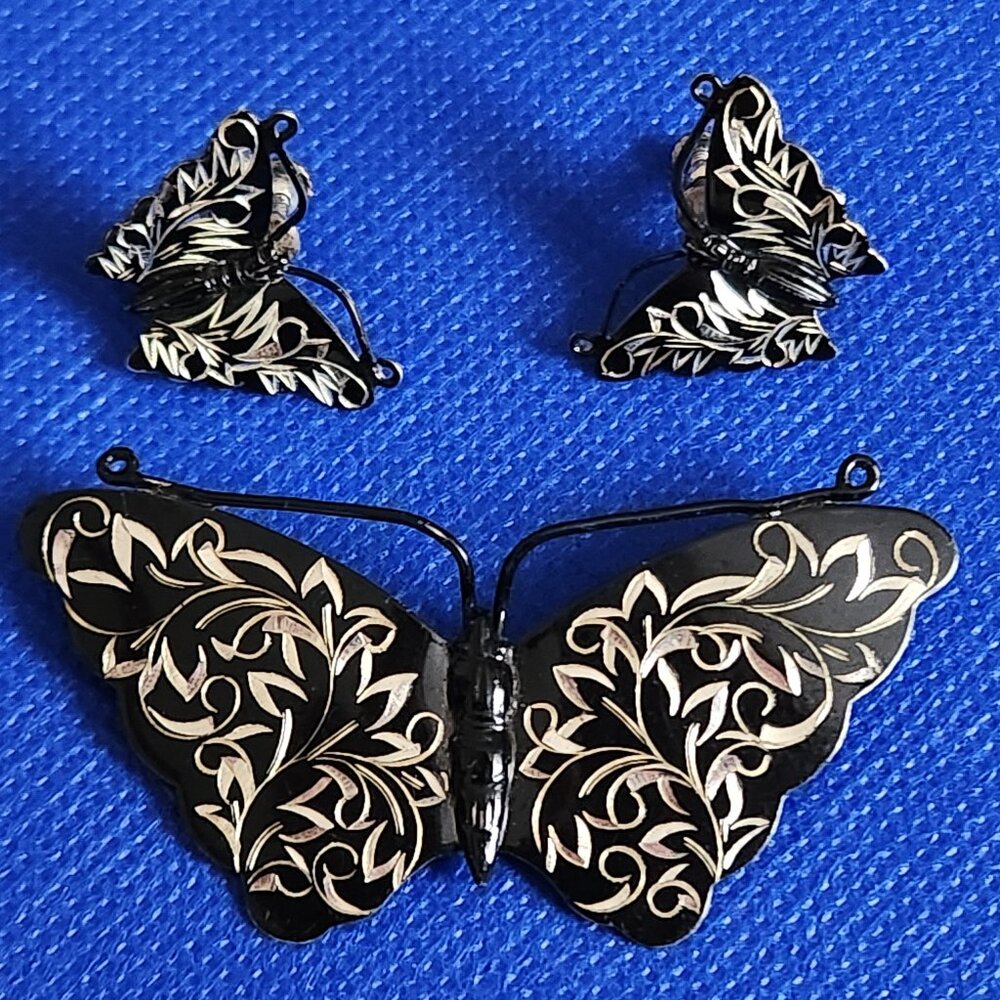 1950-S SK JAPANESE VINTAGE BLACK ENEMEL ENGRAVED STERLING SILVER BUTTERFLY BROOC